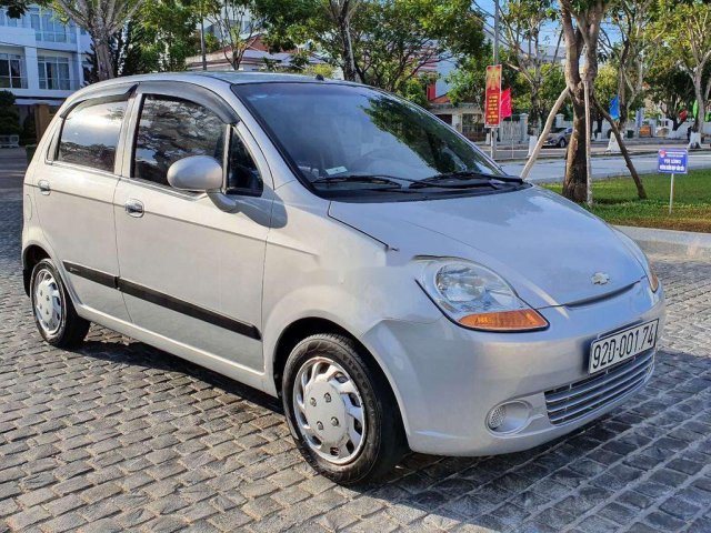 Cần bán lại xe Chevrolet Spark 2011, màu bạc