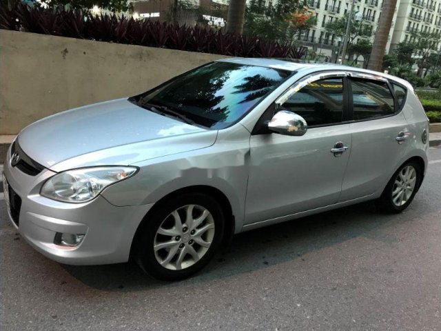 Cần bán lại xe Hyundai i30 đời 2009, màu bạc, xe nhập còn mới giá cạnh tranh0