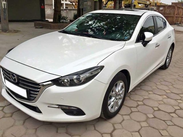 Bán Mazda 3 1.5 AT 2018, màu trắng, 615 triệu0