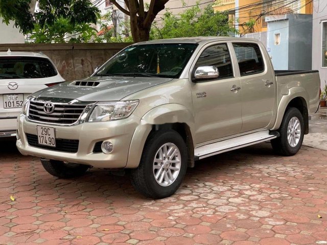 Cần bán Toyota Hilux sản xuất 2012, nhập khẩu nguyên chiếc0