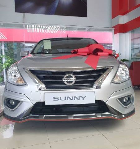 Bán xe Nissan Sunny sản xuất 2019, màu bạc0