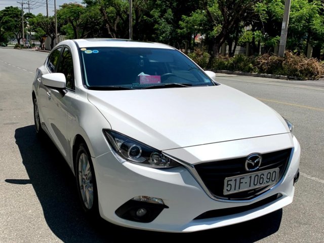 Cần bán Mazda 3 Hatchback, 5 cửa, màu trắng, SX 20150