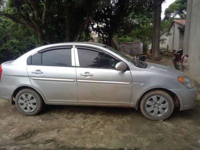 Cần bán gấp Hyundai Verna 2008, màu bạc, giá 156tr0