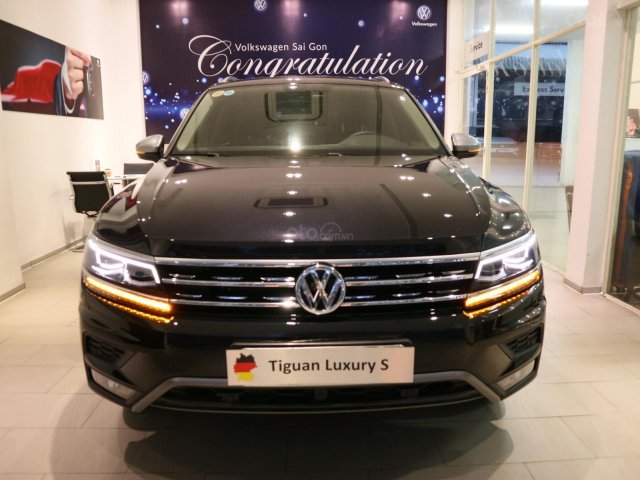 Tiguan 2021 #Bản Luxury S và #Bản Elegance - Sắm ngay xe đời mới đi chơi Tết0