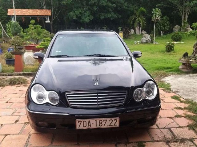 Bán Mercedes C200 năm sản xuất 2004, màu đen, 178tr0