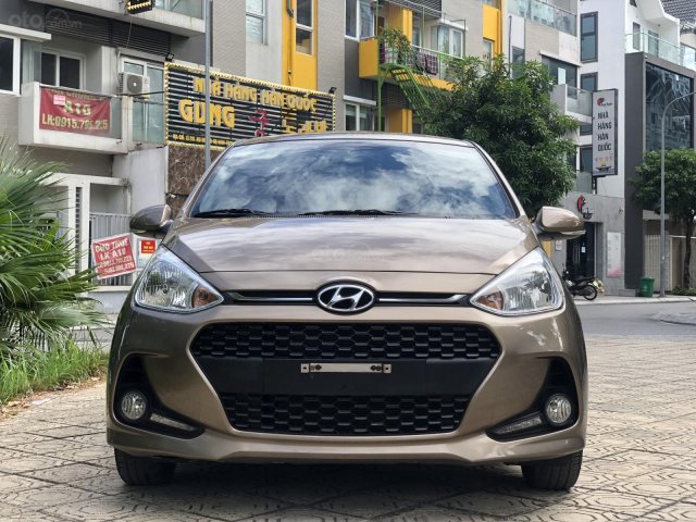 Bán  Hyundai Grand i10 1.2AT 2019, màu ghi vàng 0