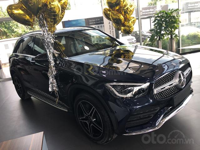 Mercedes GLC300 AMG - 2020, màu xám - kem, xe có sẵn giao ngay