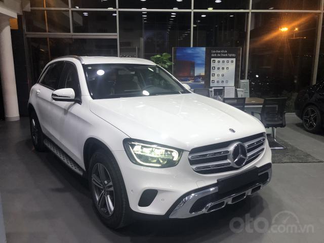 Mercedes GLC200 - 2020 giảm 40 triệu + bảo hiểm + tặng 2 năm bảo dưỡng miễn phí0