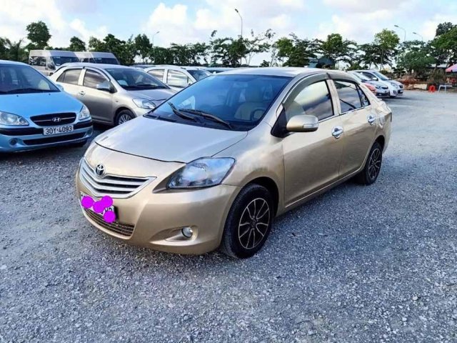 Cần bán Toyota Vios E sản xuất 2010, màu vàng còn mới, giá tốt