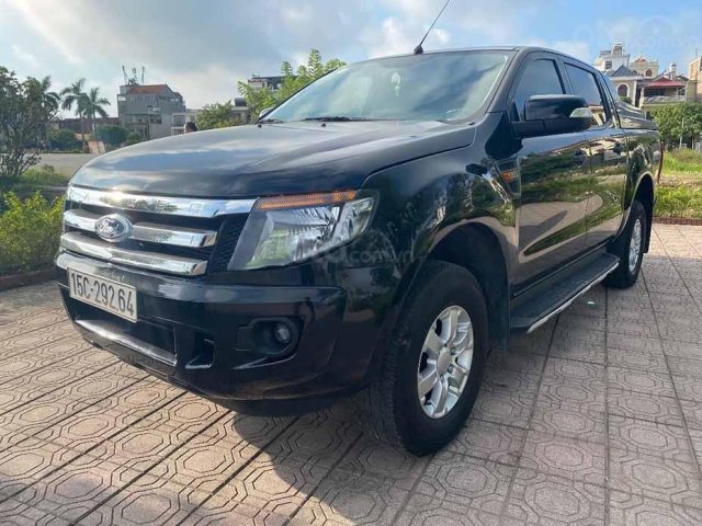 Cần bán xe Ford Ranger XLS AT năm 2014, màu đen, xe nhập còn mới