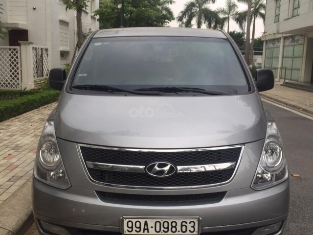 Thanh lý xe Hyundai Starex sx 2015, máy xăng, số sàn nhập khẩu Hàn Quốc0