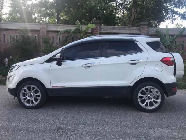 Bán xe Ford EcoSport Titanium 2018, màu trắng chính chủ