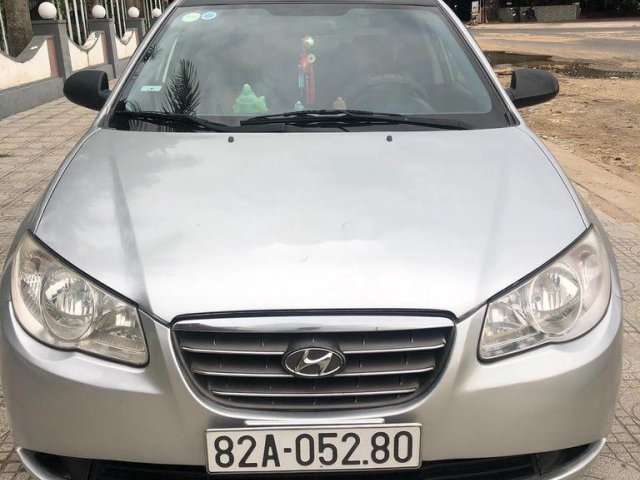 Xe Hyundai Elantra đời 2009, màu bạc còn mới0