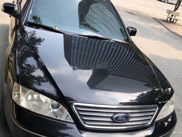 Cần bán gấp Ford Mondeo 2004, màu đen, chính chủ0