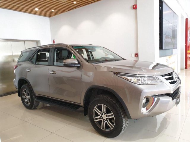 Bán ô tô Toyota Fortuner 2020, màu bạc, xe nhập