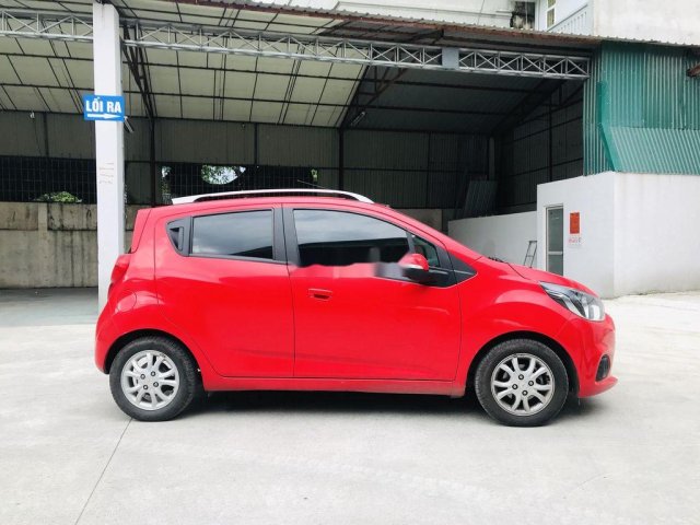 Cần bán Chevrolet Spark đời 2018, màu đỏ xe gia đình