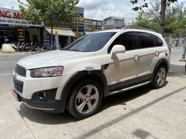 Cần bán gấp Chevrolet Captiva LTZ năm 2015, màu trắng