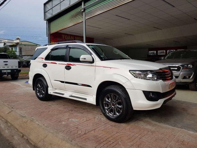 Bán Toyota Fortuner Sportivo 2015, màu trắng đẹp như mới