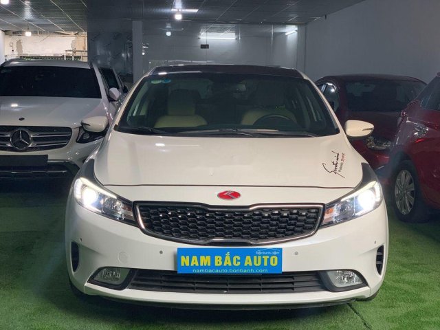 Bán xe Kia Cerato 1.6AT sản xuất năm 2018, màu trắng chính chủ giá cạnh tranh0