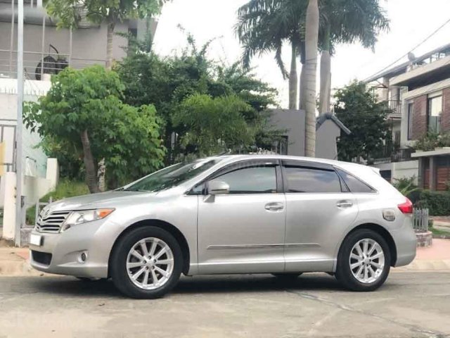 Bán xe Toyota Venza 2.7V đời 2010, màu bạc, nhập khẩu 0