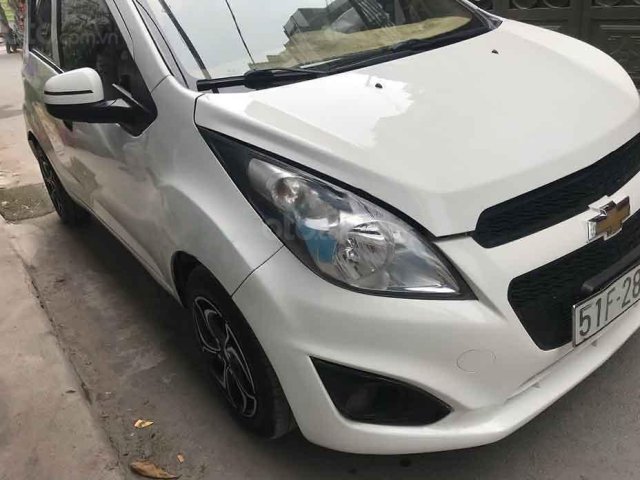 Bán Chevrolet Spark năm 2015, màu trắng, số sàn