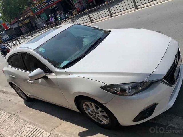 Bán Mazda 3 1.5 AT đời 2015, màu trắng chính chủ, 480tr0