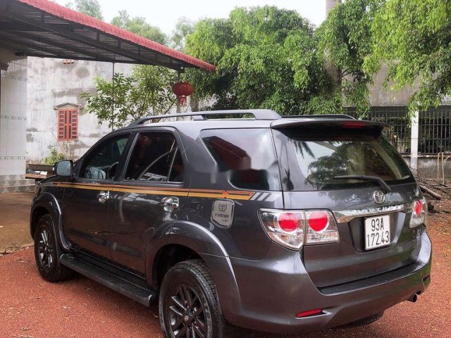 Xe Toyota Fortuner năm sản xuất 2012 còn mới