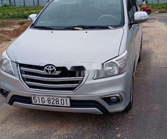 Cần bán gấp Toyota Innova đời 2008, màu bạc