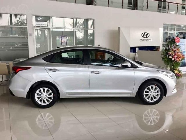 Cần bán Hyundai Accent 1.4 MT đời 2020, màu bạc, giá tốt0