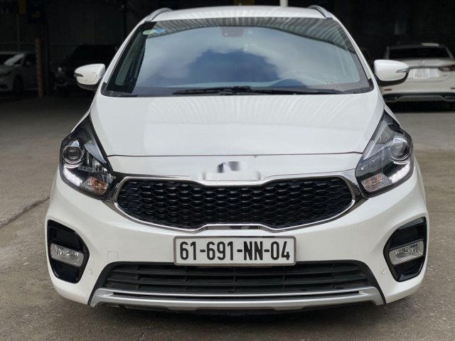 Cần bán xe Kia Rondo GAT năm sản xuất 2017, màu trắng 