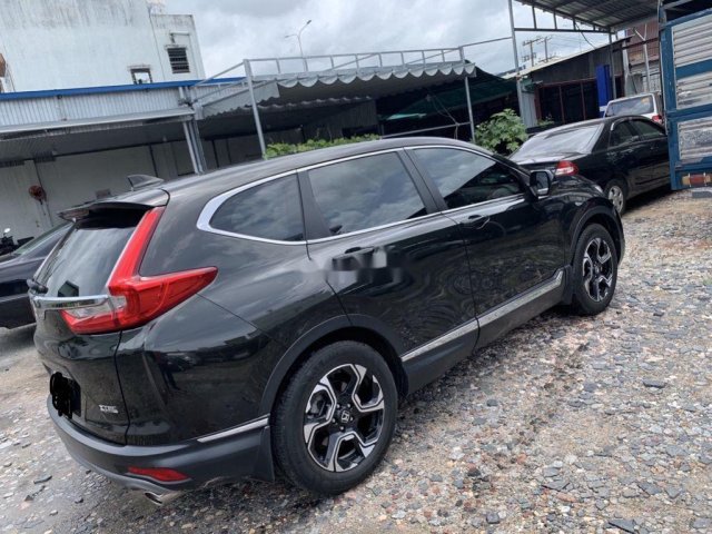 Cần bán Honda CR V đời 2018, màu đen chính chủ