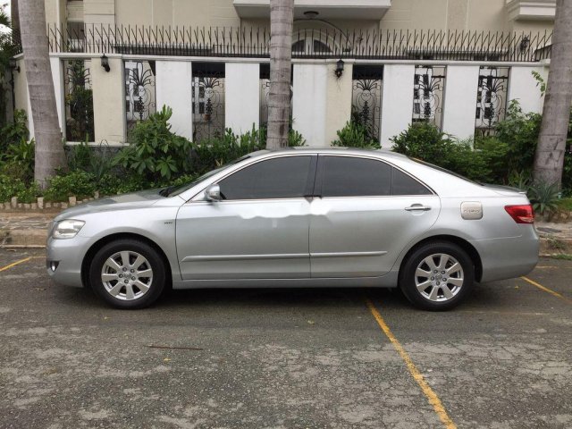 Xe Toyota Camry năm sản xuất 2007 còn mới giá cạnh tranh0