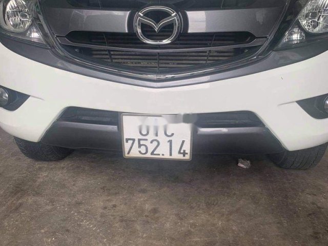 Cần bán lại xe Mazda BT 50 2015, màu trắng0