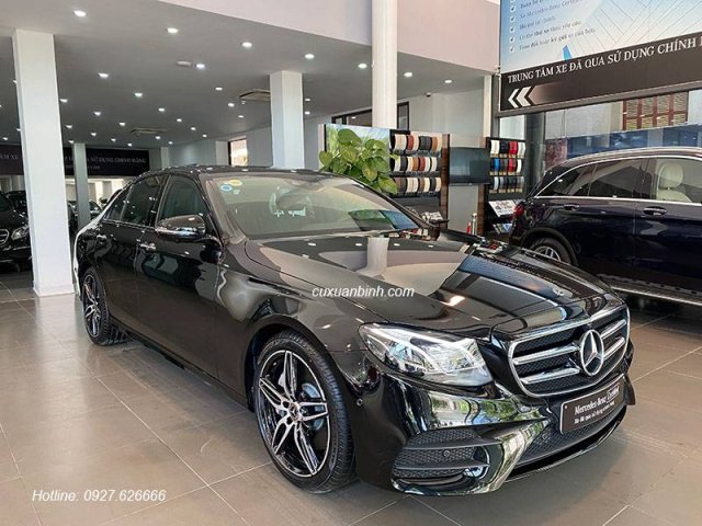 Bán gấp Mercedes E300 AMG 2020, màu đen, xe cũ giá tốt
