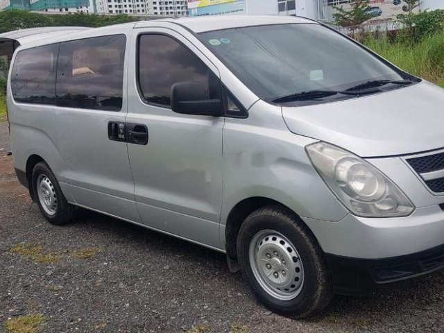 Bán Hyundai Grand Starex năm sản xuất 2009, màu bạc, nhập khẩu xe gia đình, 360tr0