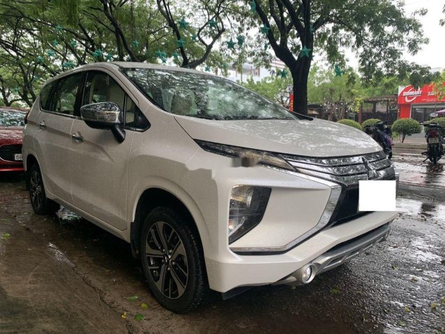 Bán Mitsubishi Xpander 1.5AT đời 2019, màu trắng, nhập khẩu 