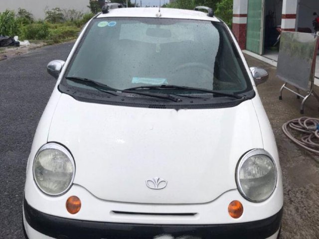 Cần bán gấp Daewoo Matiz năm 2003, màu trắng0