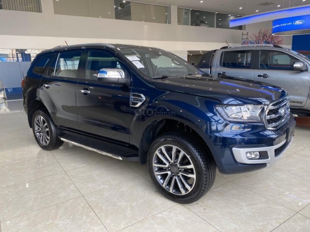 Ford Everest hỗ trợ phí trước bạ, tặng full phụ kiện0