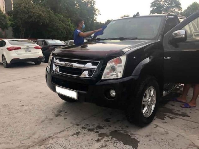 Chính chủ bán Isuzu Dmax đời 2011, màu đen, nhập khẩu0