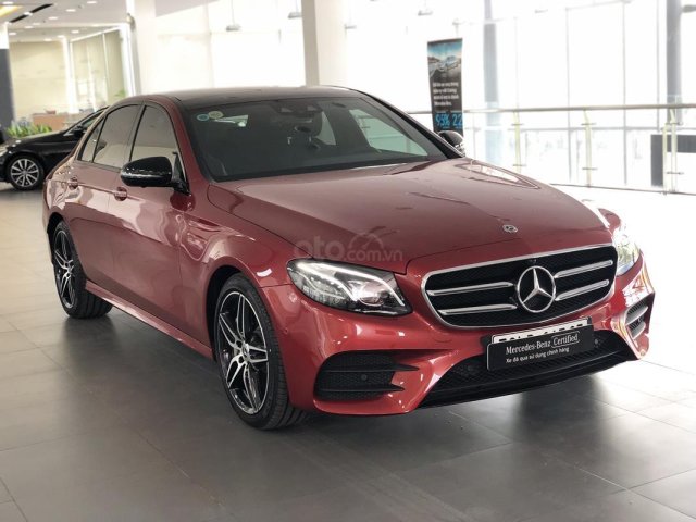 Bán Mercedes-Benz E300 2020, màu đỏ duy nhất, chính hãng