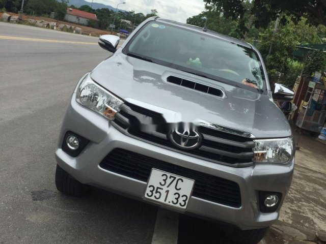 Cần bán xe Toyota Hilux đời 2016, màu xám, nhập khẩu nguyên chiếc 