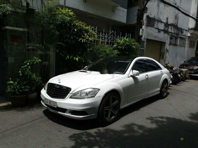 Cần bán xe Mercedes S550 sản xuất năm 2008, màu trắng, nhập khẩu nguyên chiếc  