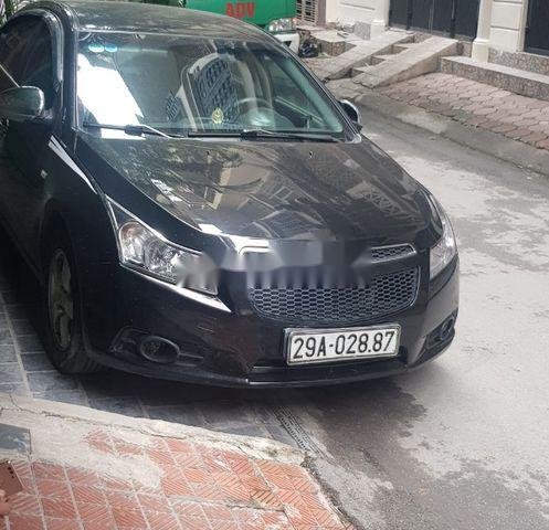 Cần bán xe Chevrolet Cruze năm sản xuất 2010, màu đen  