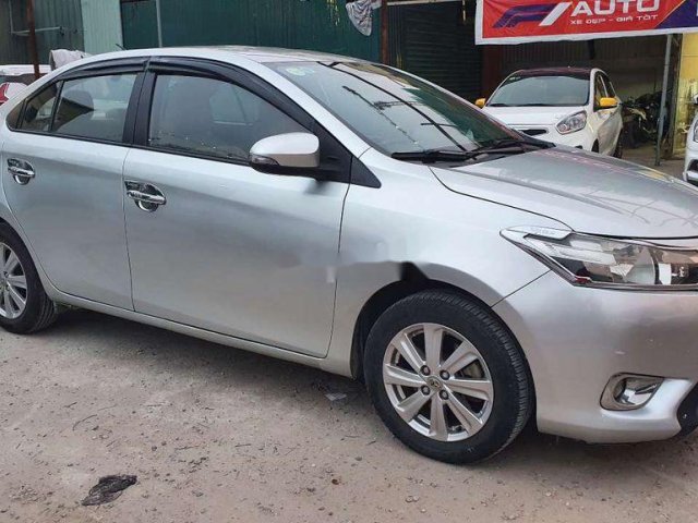 Bán ô tô Toyota Vios E đời 2016, màu bạc còn mới