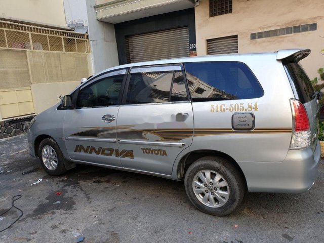 Bán xe Toyota Innova sản xuất năm 2010, màu bạc còn mới 0