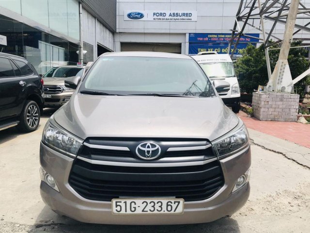 Cần bán Toyota Innova đời 2016, màu xám còn mới, 638tr