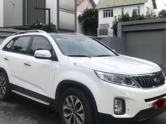 Bán xe Kia Sorento năm sản xuất 2017, màu trắng còn mới, giá chỉ 719 triệu