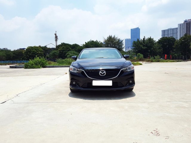Cần bán xe Mazda 6 đời 2015, màu đen