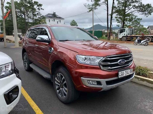 Cần bán Ford Everest sản xuất năm 2019, màu đỏ, nhập khẩu  