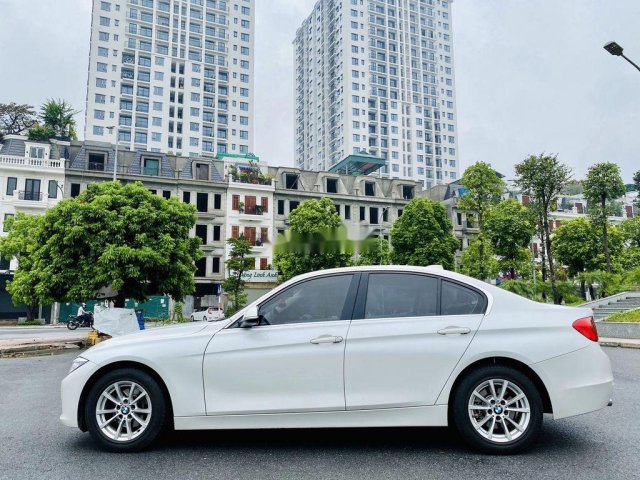 Cần bán xe BMW 3 Series 320i sản xuất 2015, màu trắng, nhập khẩu nguyên chiếc còn mới